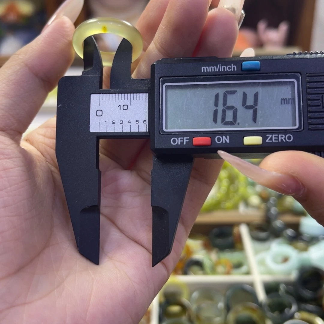 蛇纹石玉未镶嵌手镯41