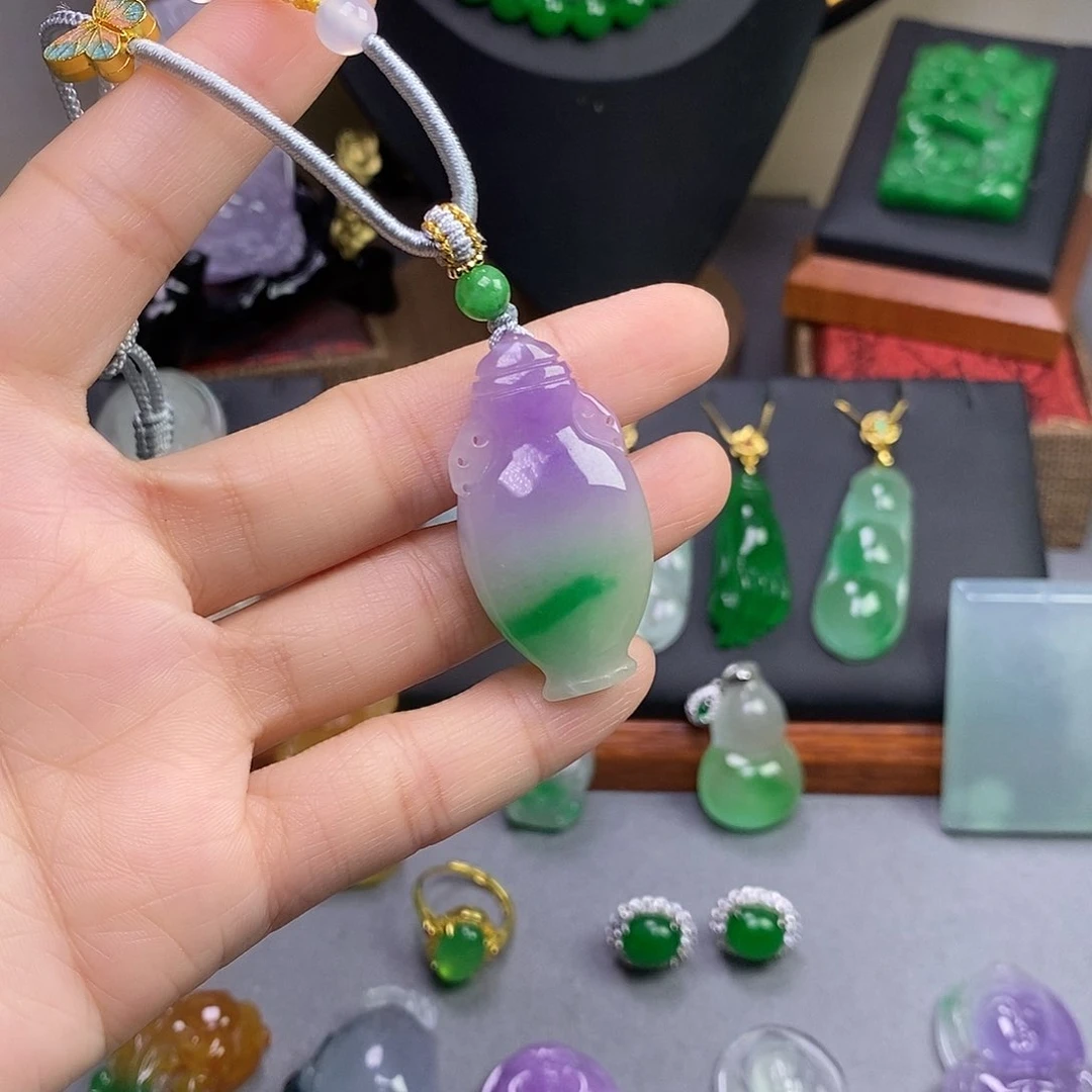 吊坠(赠链)未镶嵌翡翠