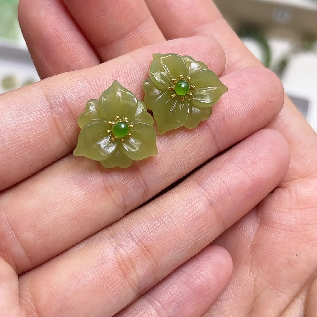 璎***珞银S925镶嵌和田玉耳饰
