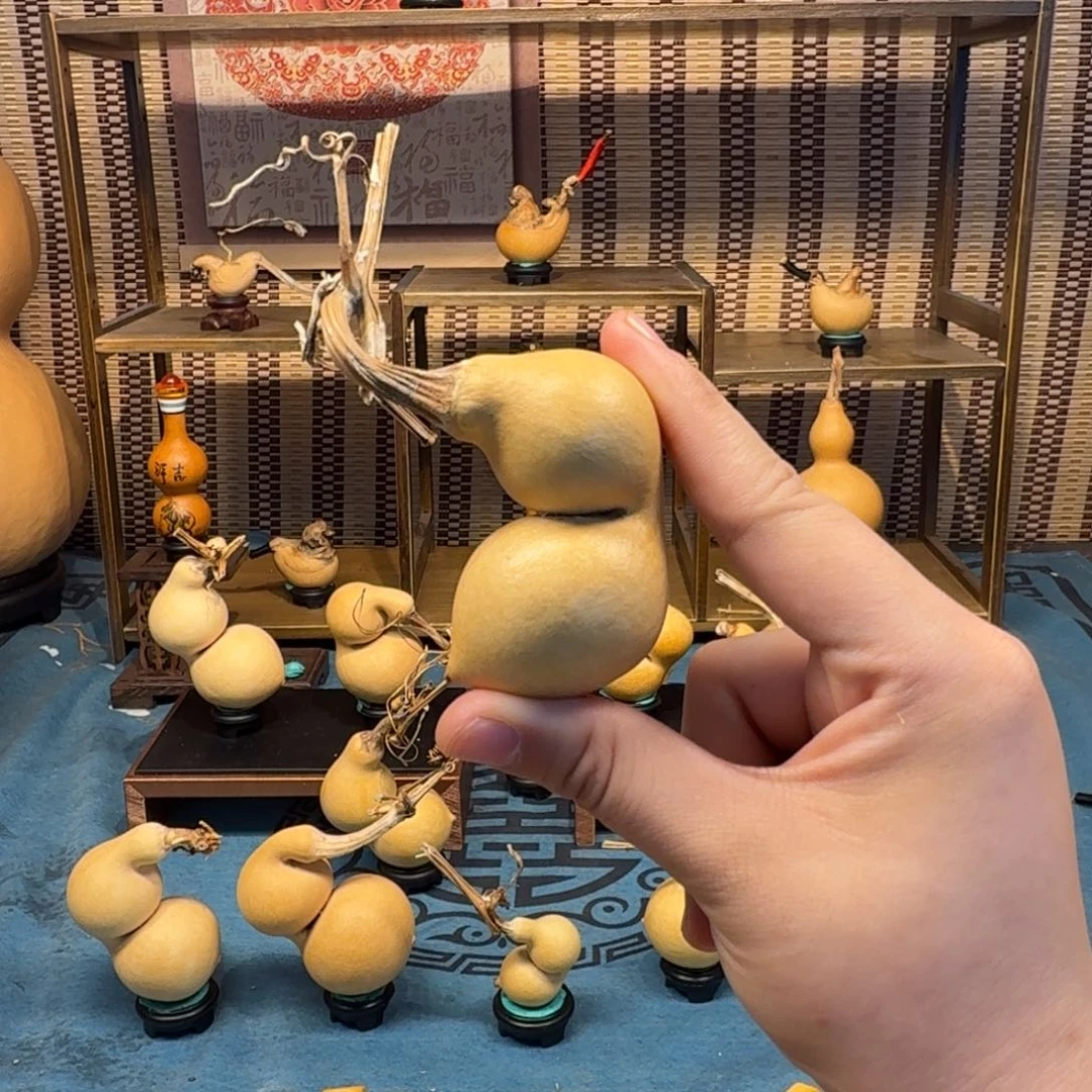 布***相手把蚂蚁贴肚三点一线