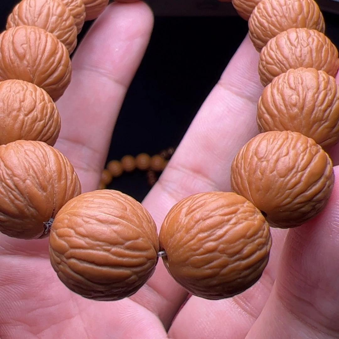 易***牧猴头核桃吊坠我看看