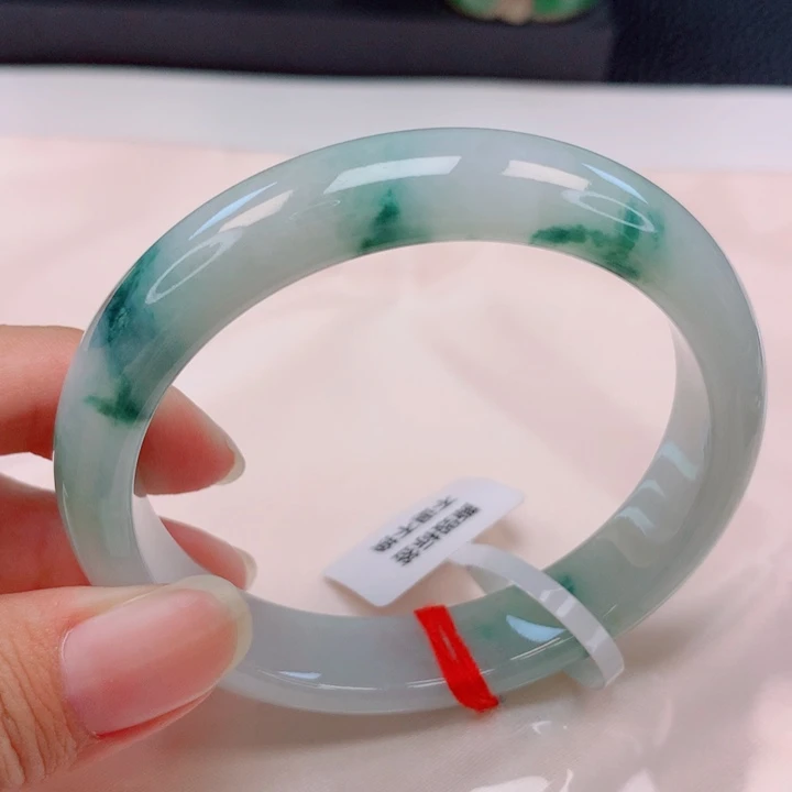 翡翠未镶嵌手镯56圈