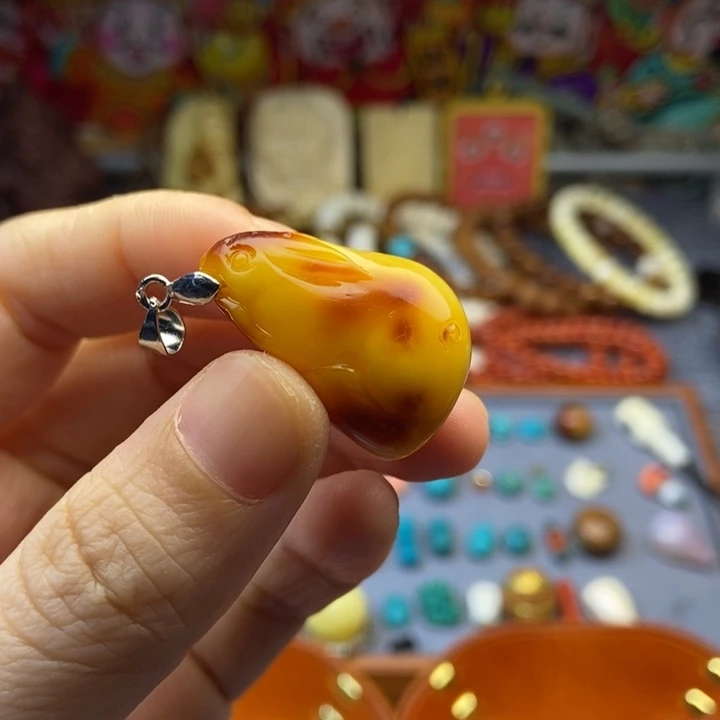 银S925镶嵌吊坠(不含链)蜜蜡雕刻兔子 蜜蜡