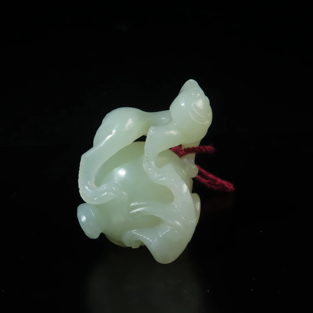 清代螭纹宝珠挂件/MZ061645/和田玉/民族文物