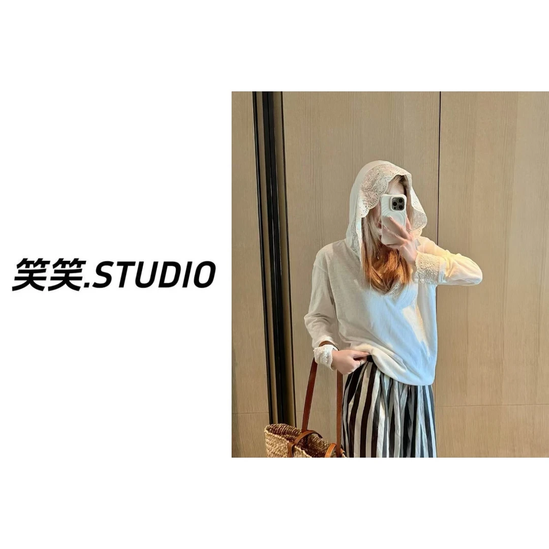 笑笑-白色钩花蕾丝拼接连帽T恤女春秋外穿防晒罩衫中长款休闲宽松