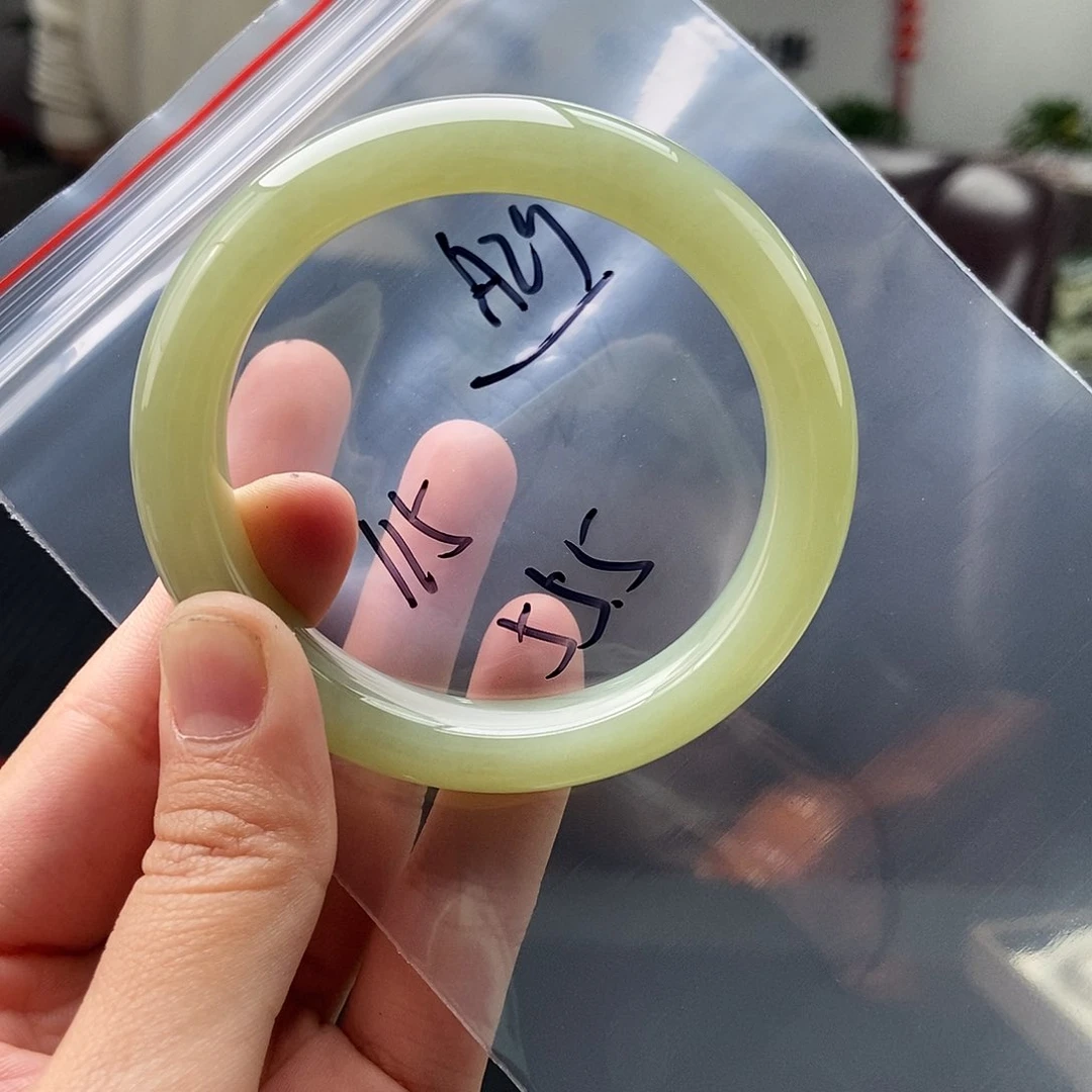 和田玉颜色多样性发拍一发一未镶嵌