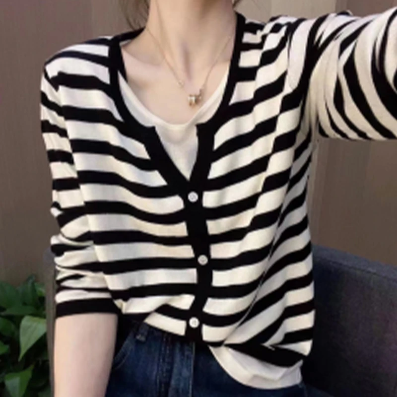 【条纹假两件】设计感时尚假2件套头针织衫