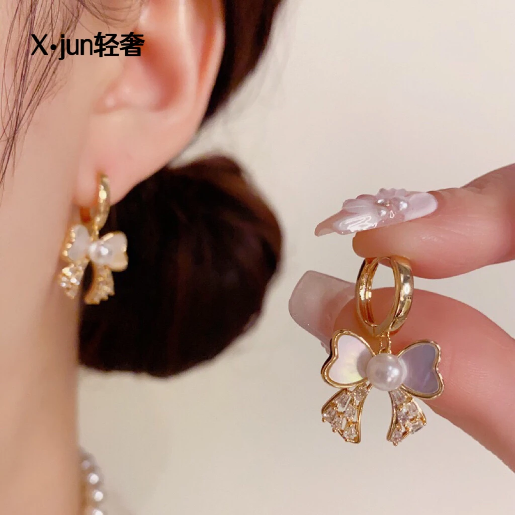 铜合金耳饰 春夏新款气质温柔贝壳锆石蝴蝶结耳扣轻奢设计感耳坠