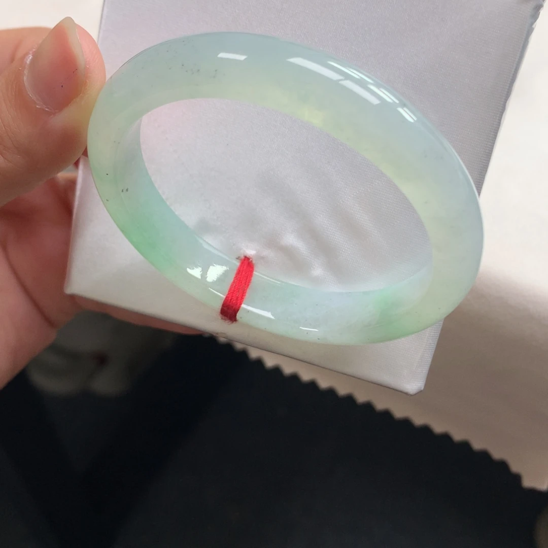 翡翠未镶嵌手镯42号54贵妃冰绿乌鸡（完美无瑕疵）