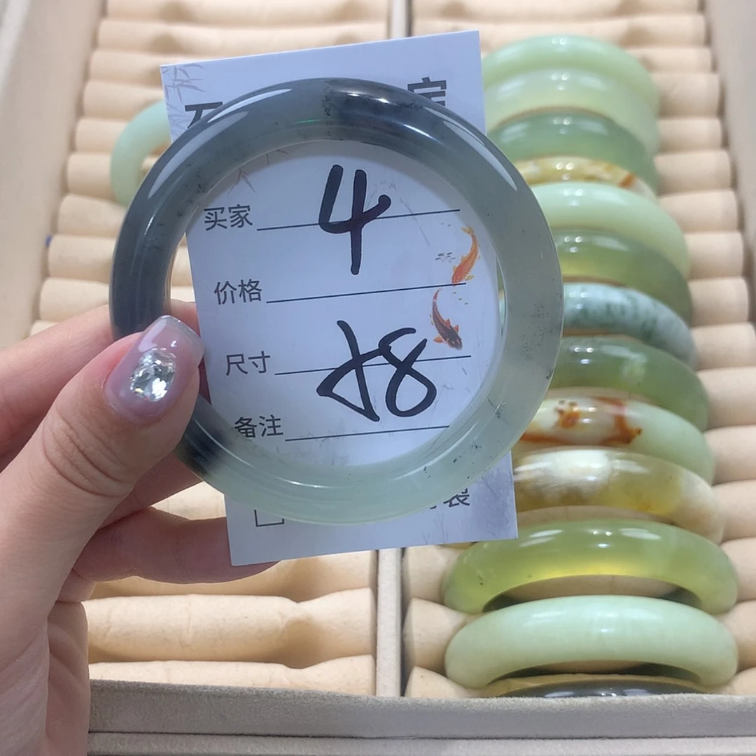 【闪购商品】未镶嵌蛇纹石玉手镯