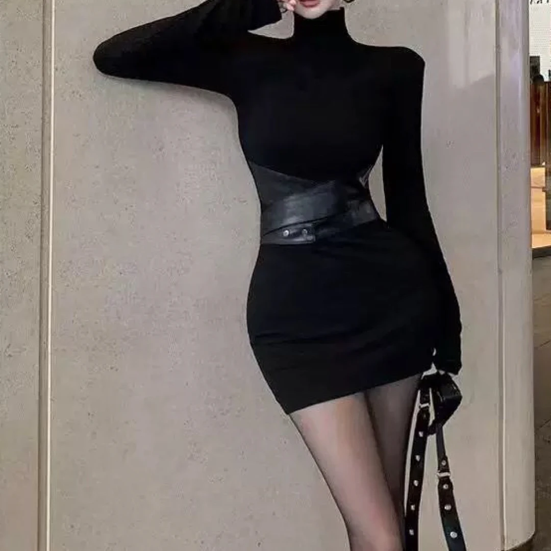 【月姐家】辣妹气质新款长袖2025冬季修身打底显瘦性感腰带连衣裙