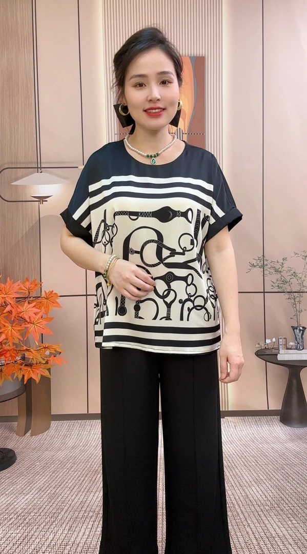 2025夏季新款妈妈t恤短袖上衣中老年大码妈妈装