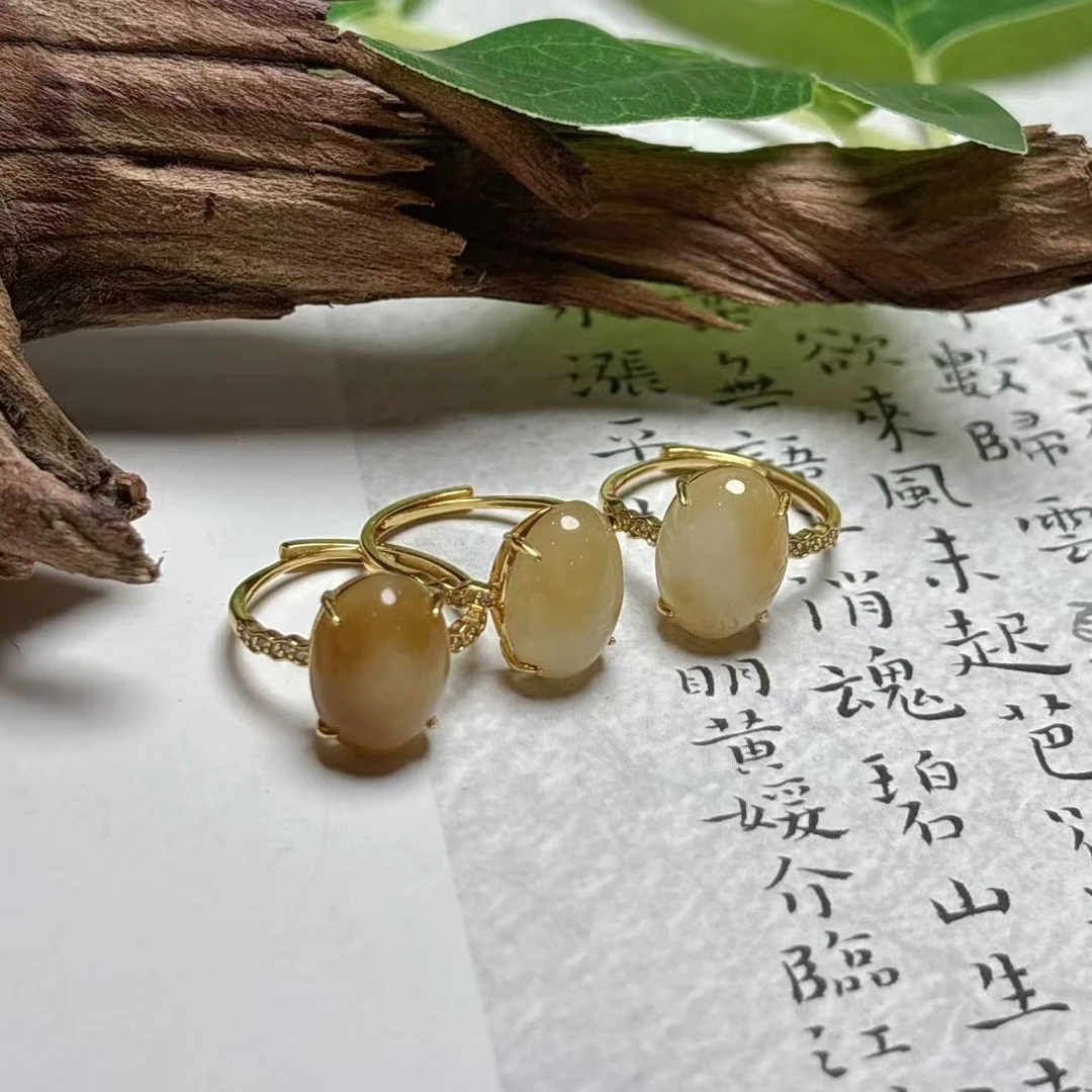 《铁头老猪》LYX018天然和田玉且末糖白蛋面戒指S925银多样性发其一