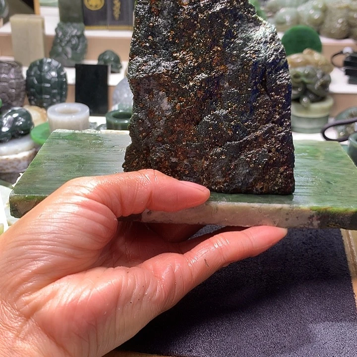 华***仔和田玉未镶嵌珠宝半成品