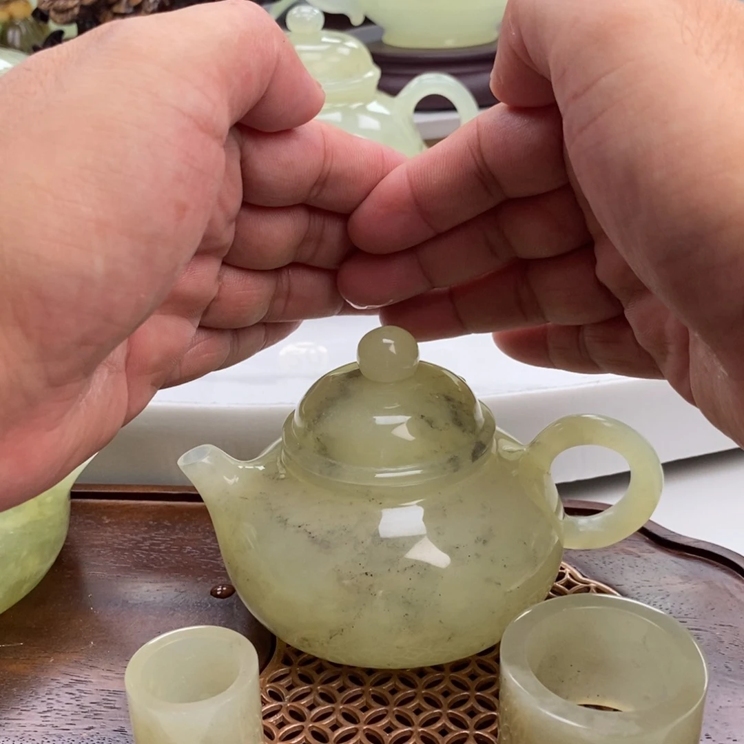 岫玉未镶嵌四大名玉壶三***剑