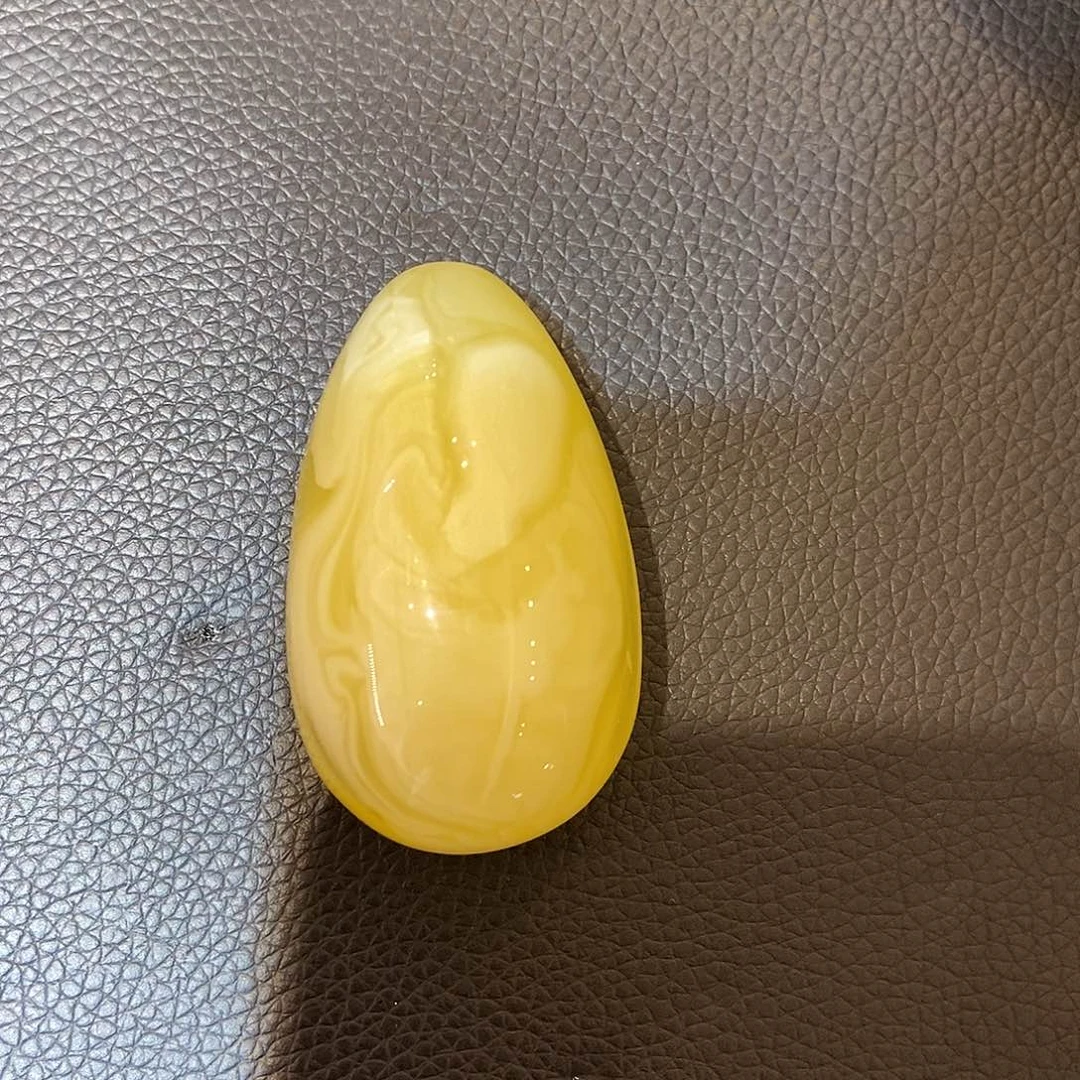 琥珀未镶嵌裸石吊坠