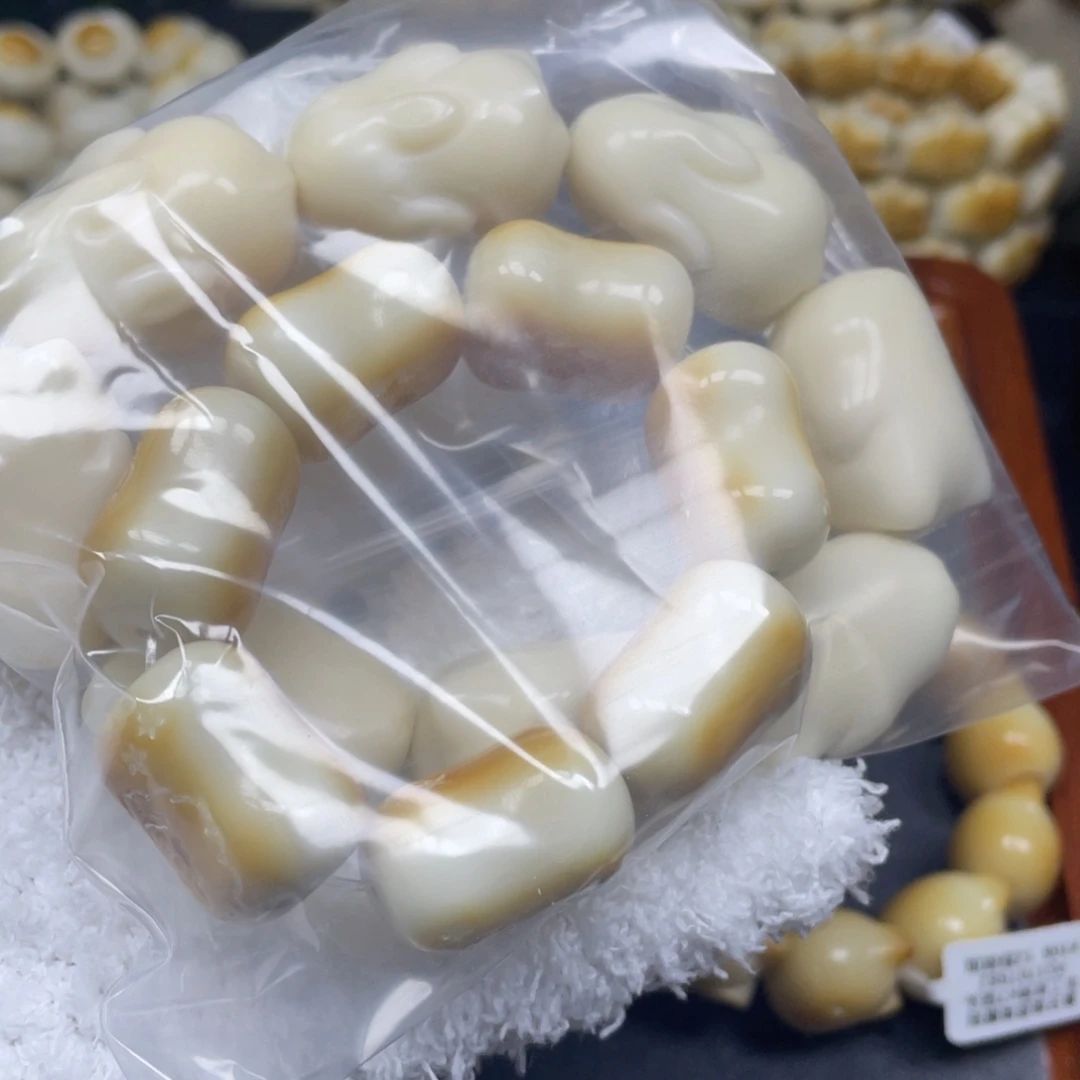 菩提根/象牙果吊坠10.11.26两条瑕