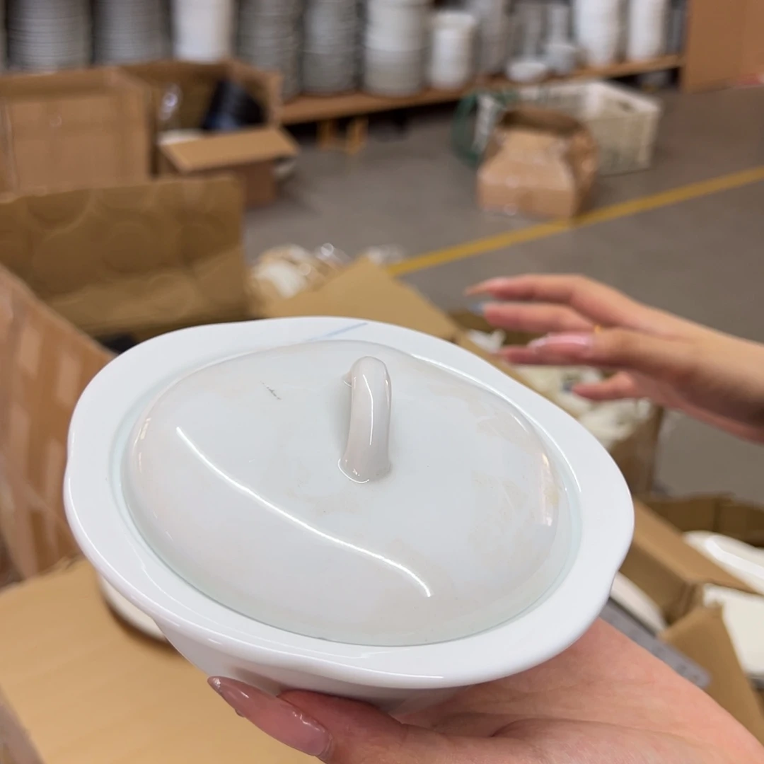 新骨瓷046微瑕冷白花瓣5.5寸带盖炖盅