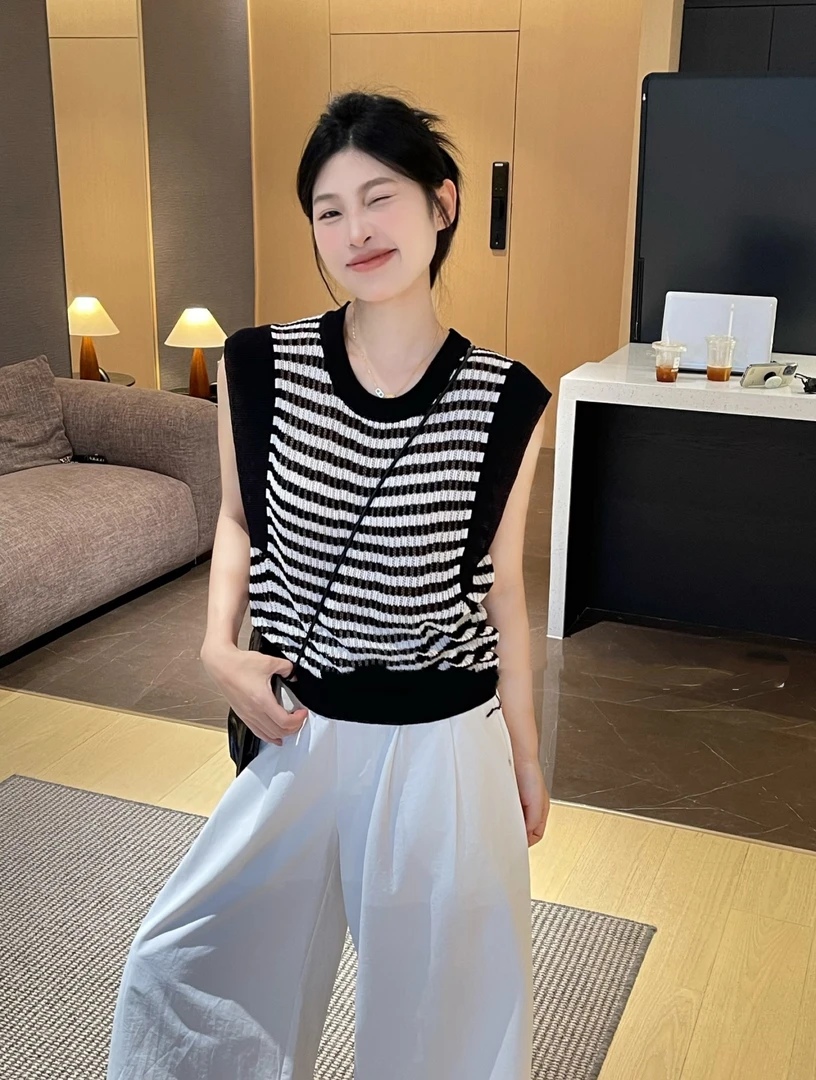 无袖坎肩针织衫女2025新款夏季设计感独特漂亮减龄款上衣