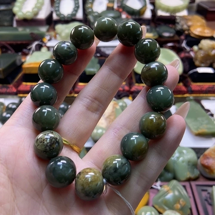 未镶嵌手串岫岩河磨玉（透闪石质玉）