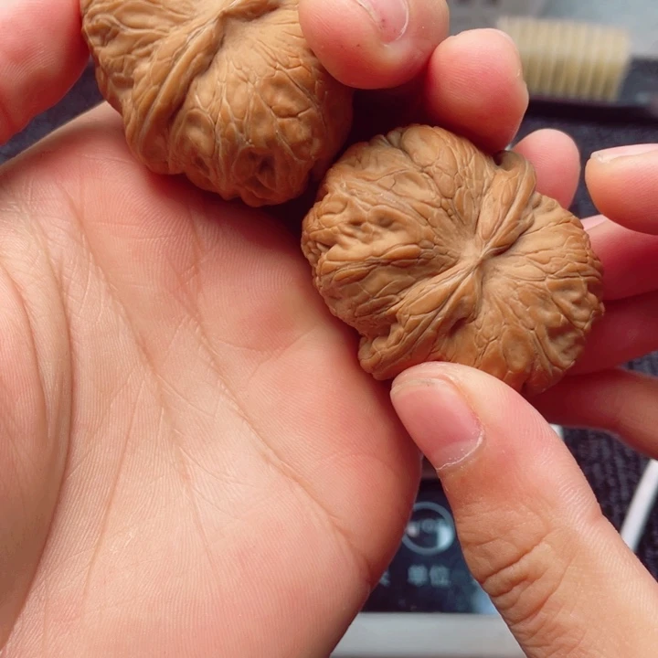 谢***锋文玩核桃吊坠元宝