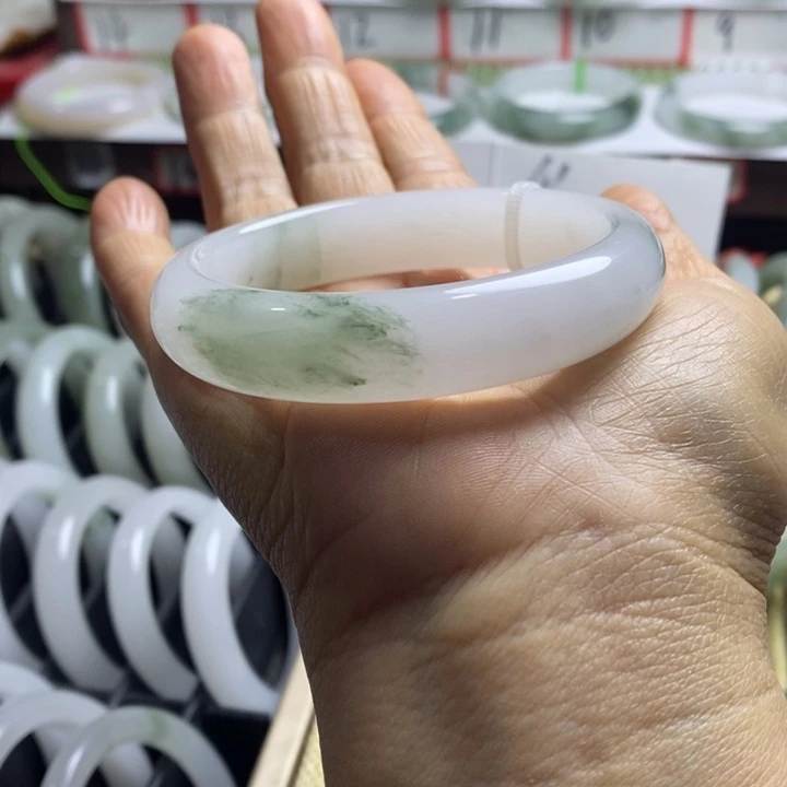 石英质玉（金丝玉）未镶嵌手镯