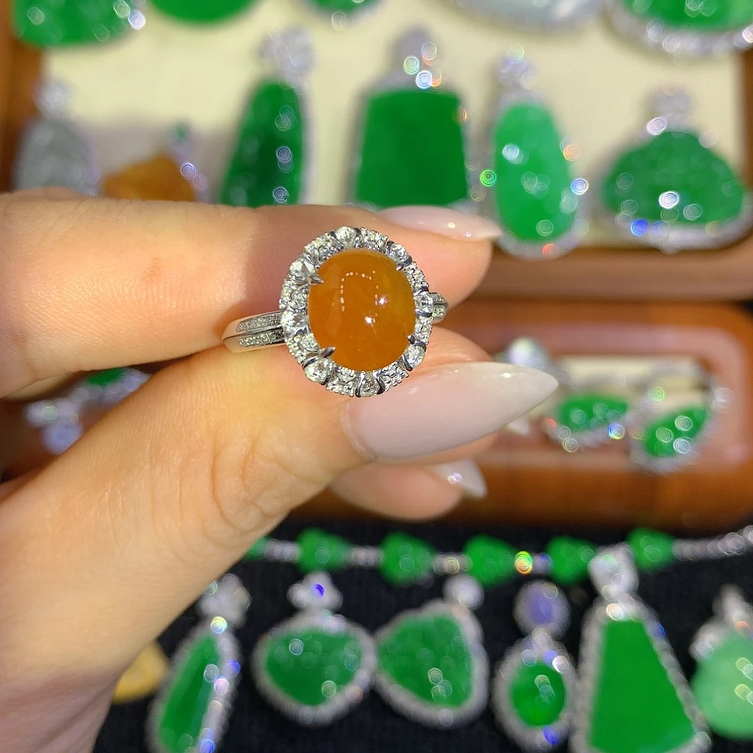 翡翠戒指18K金镶嵌蛋面