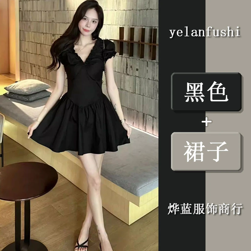气质高级感V领褶皱短袖连衣裙女夏季法式赫本风收腰显瘦黑色短裙