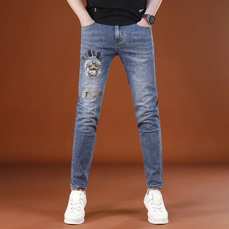 2025新款爆款刺绣男士牛仔裤夏季薄款弹力修身小脚高端时尚长裤子