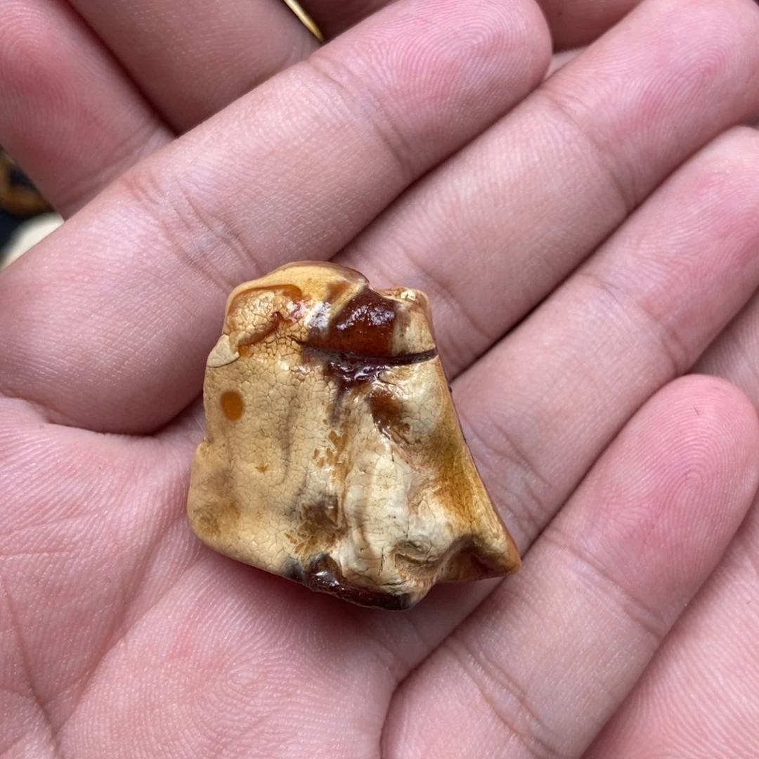 及***高定制琥珀未镶嵌定制