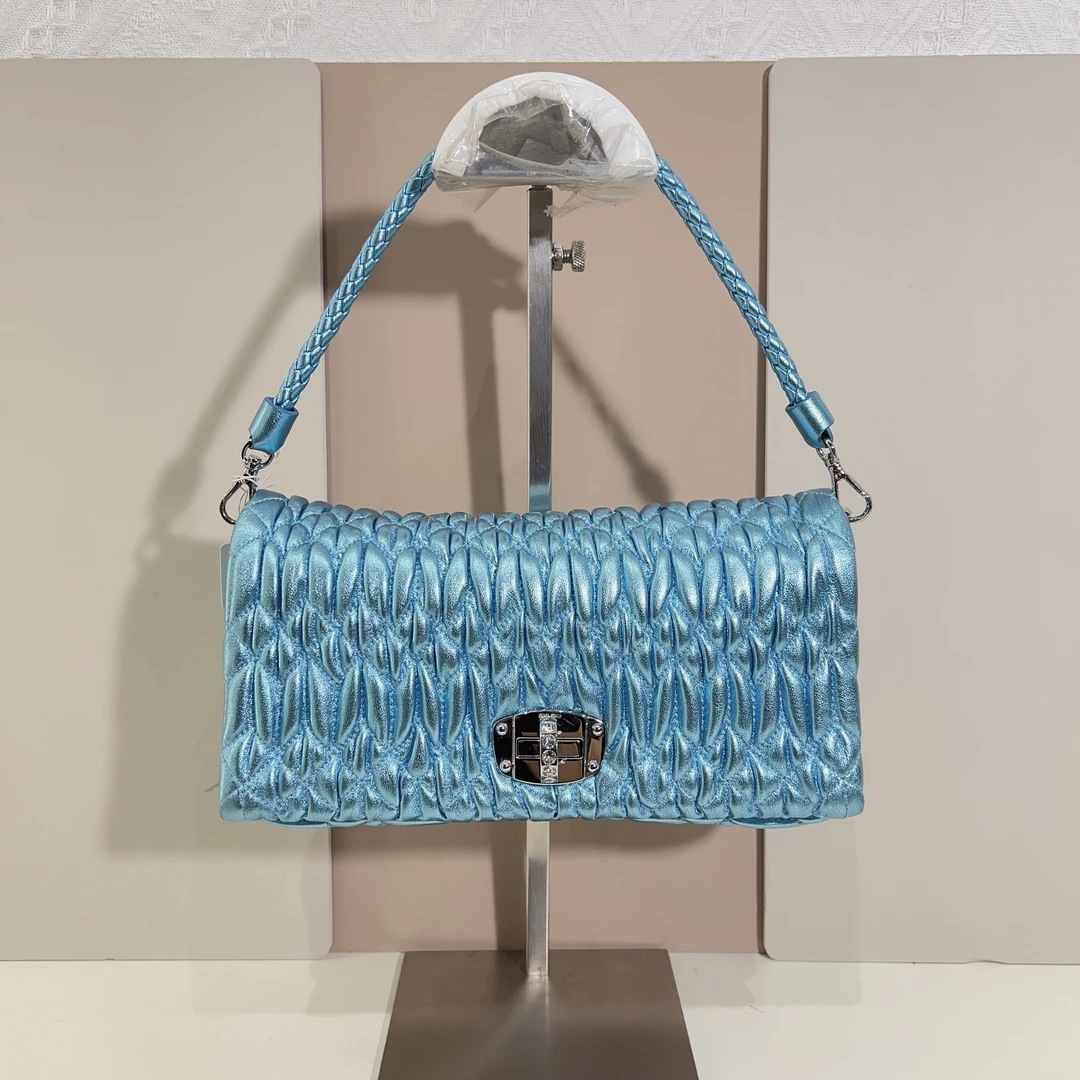 95新 MIU MIU/缪缪 缪缪珠光baby蓝新款单肩包a9226