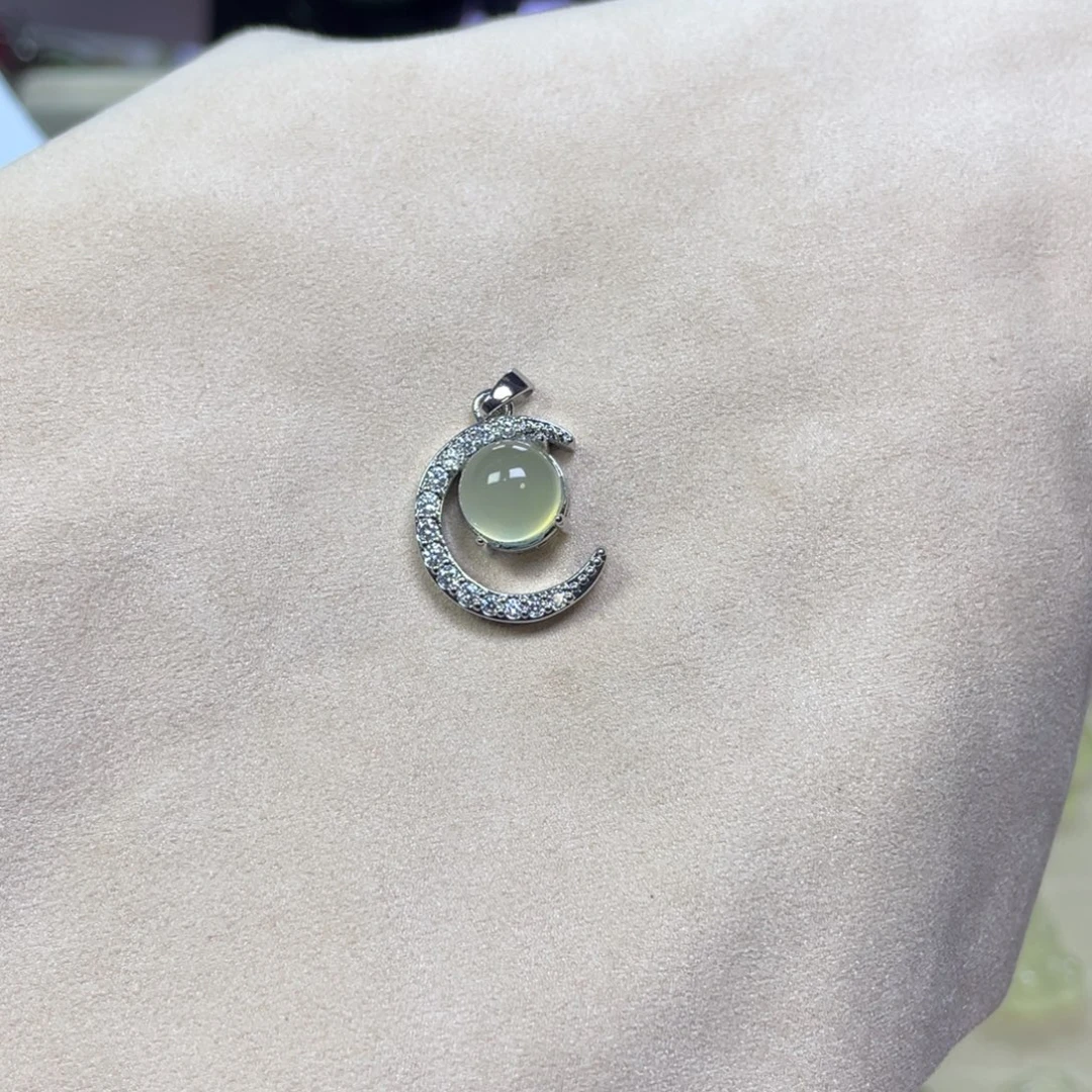 天然白冰银镶玉项链