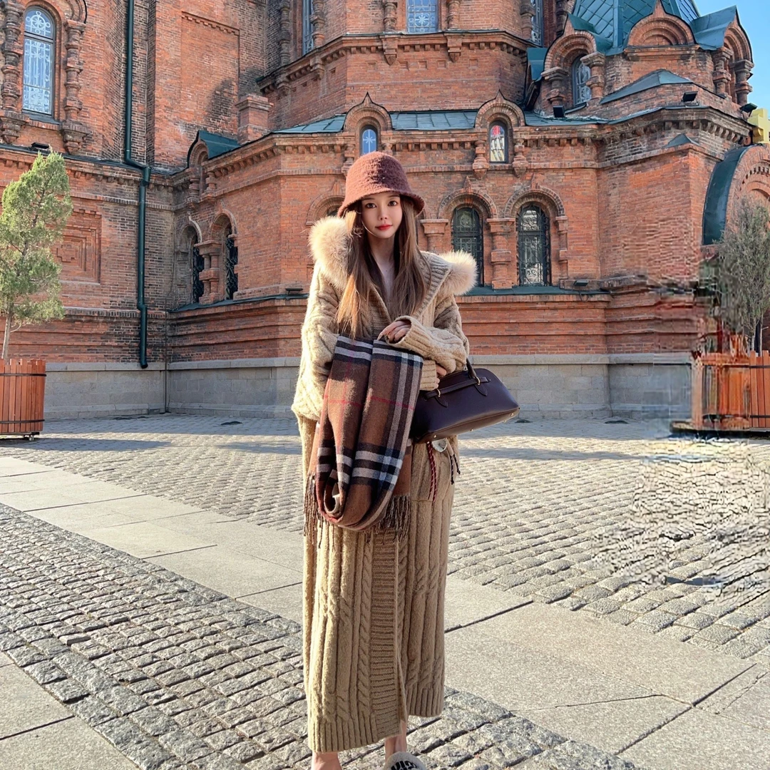 【陶陶推荐】秋季新款 简约百搭狐狸毛毛领 毛衣 S042 301