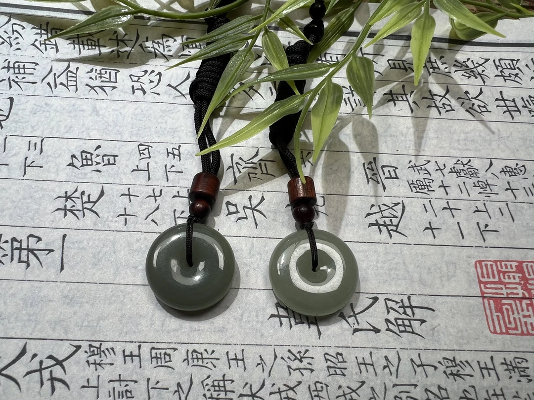 新疆和田玉且末料平安扣-福利款多样性发其一