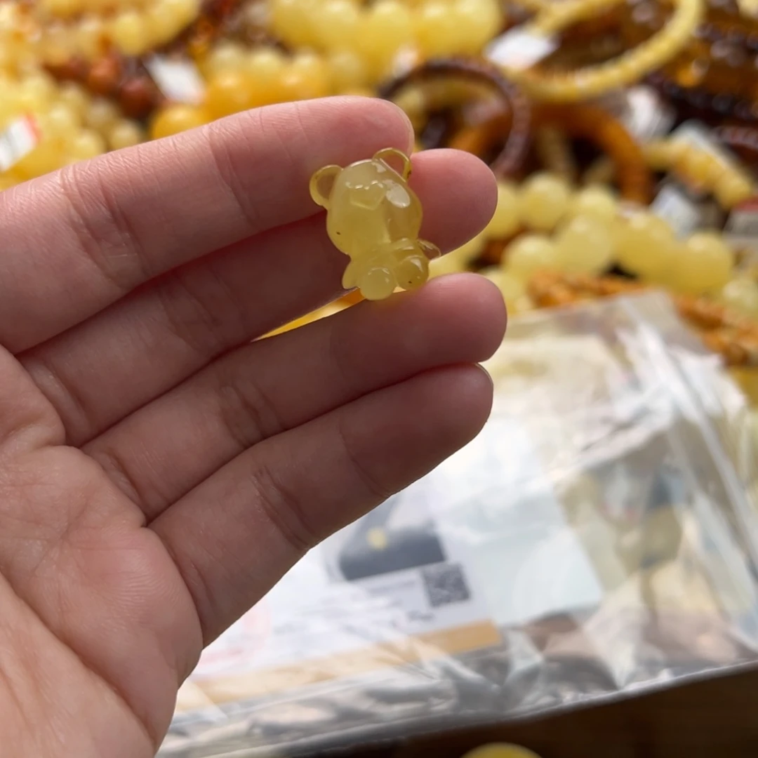 未镶嵌琥珀珠宝奇石