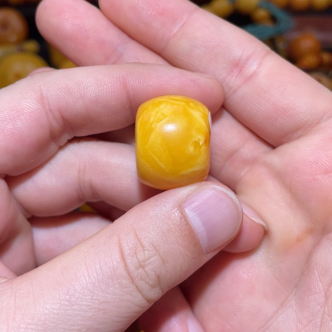 嘿***！琥珀未镶嵌裸石饼子