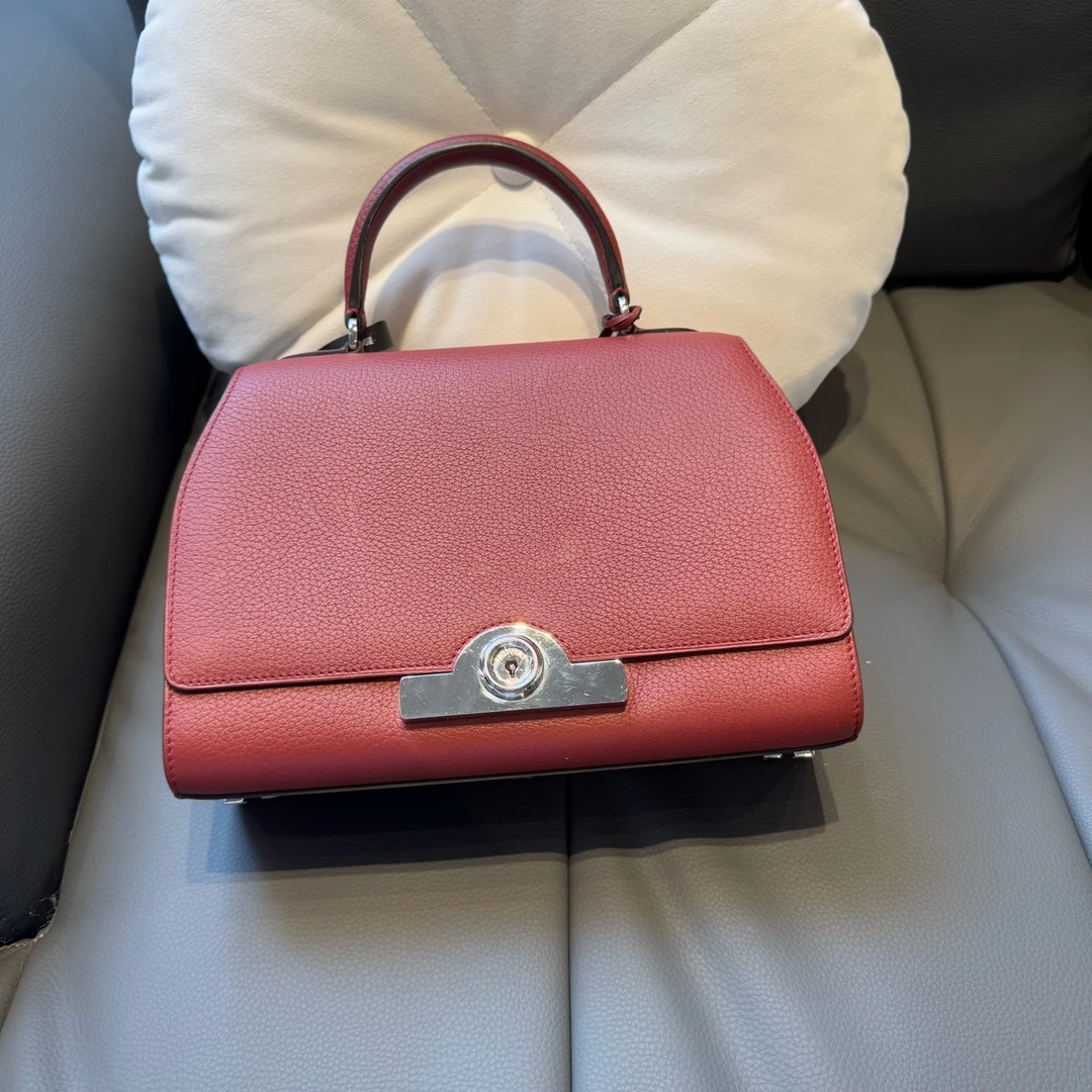 95新 MOYNAT/摩奈 moynat.红色手提包 底长26 附肩带