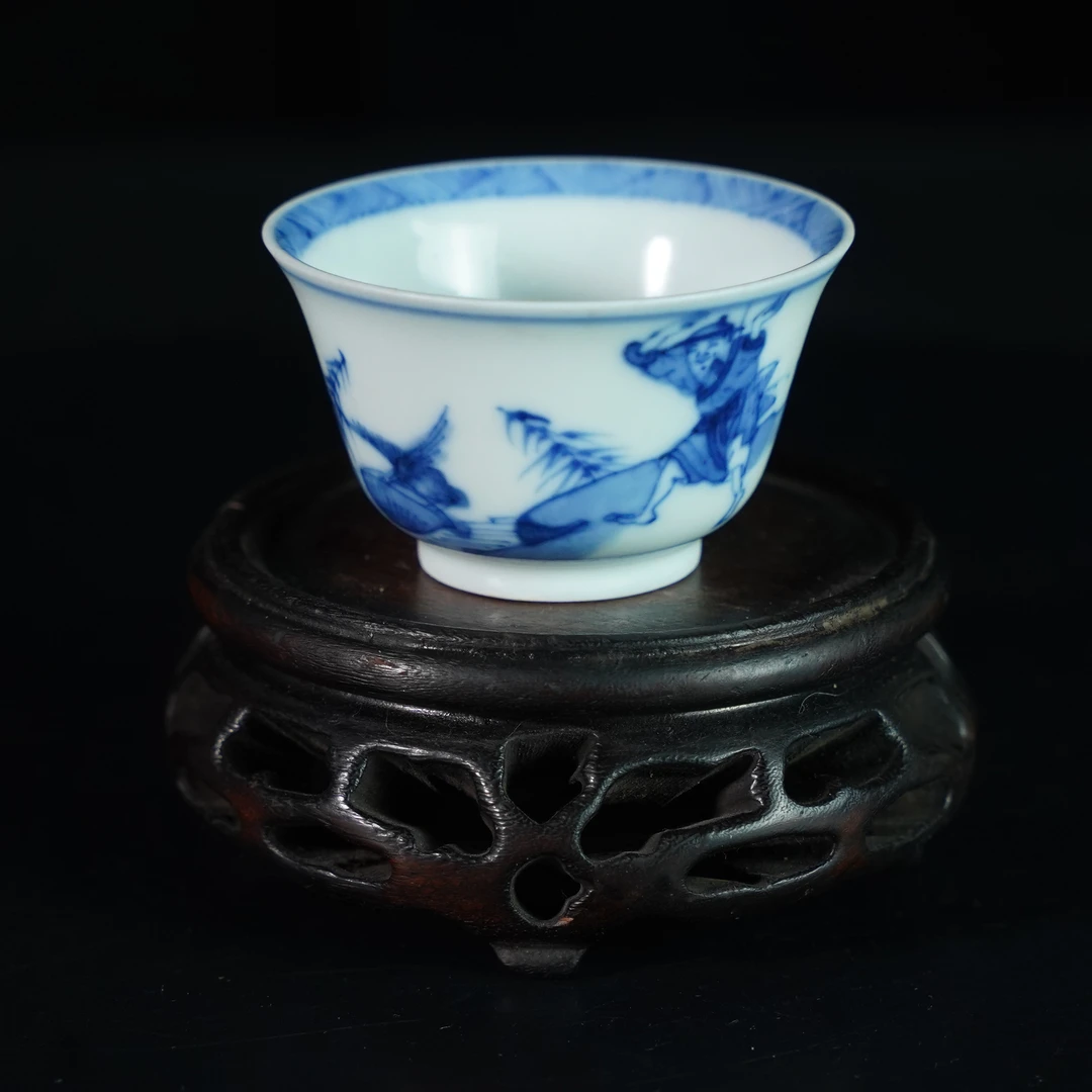 LXZ2580120002【十竹斋】清康熙青花寓言故事单杯（渔翁得利）