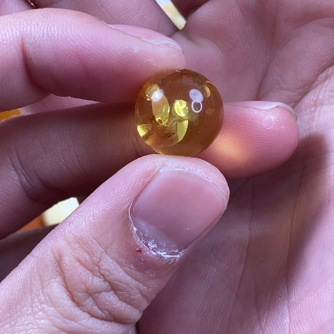 琥珀裸石未镶嵌M****f微瑕