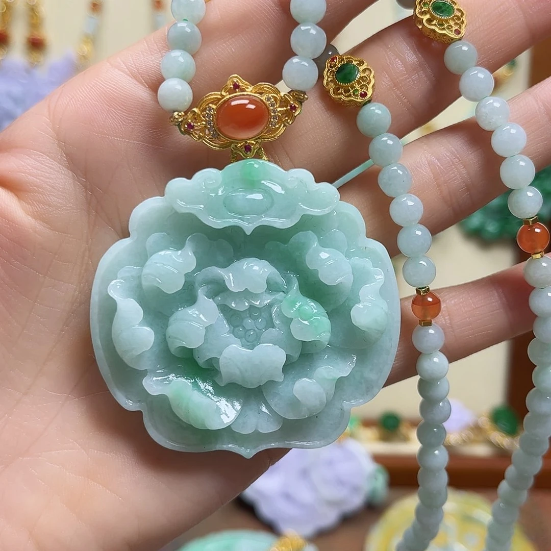 翡翠颈饰未镶嵌天然翡翠