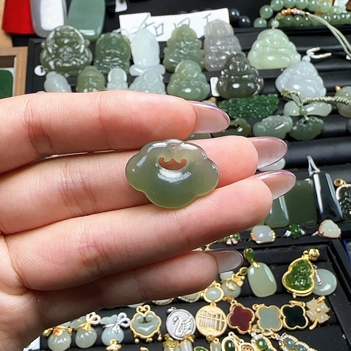 颈饰未镶嵌和田玉