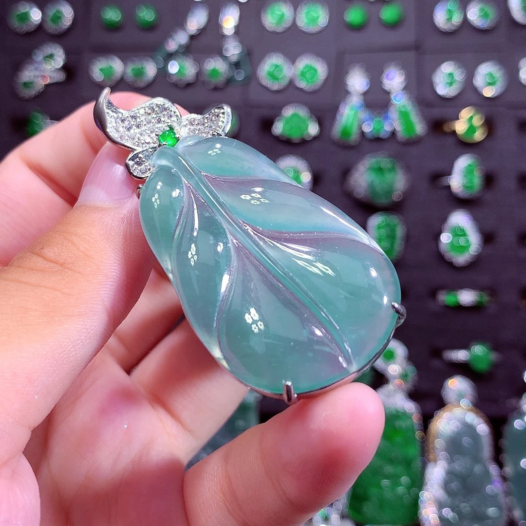 颈饰未镶嵌翡翠挂件