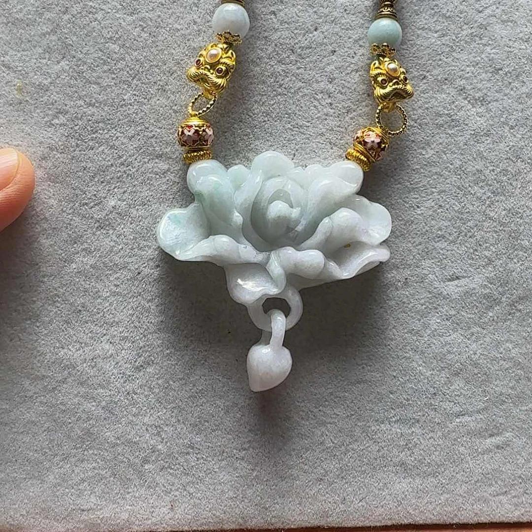 吊坠(赠链)未镶嵌翡翠