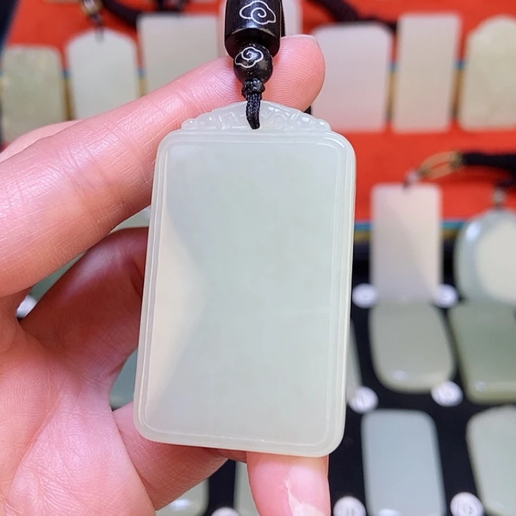 【闪购商品】颈饰未镶嵌和田玉