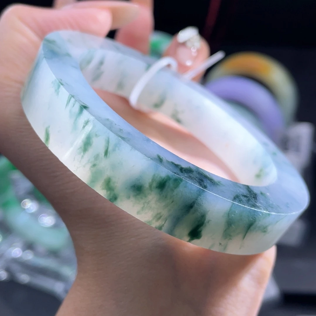 未镶嵌翡翠手镯定制翡翠