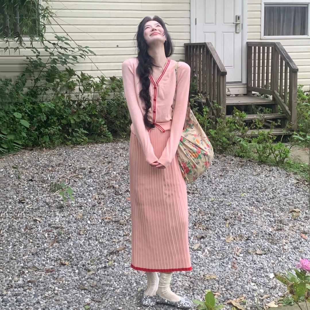 早秋韩系穿搭套装女2025年新款温柔甜美粉色针织开衫百褶裙两件套