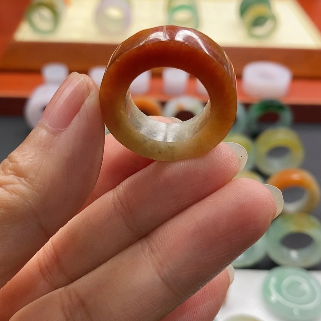 拒***…定制翡翠未镶嵌翡翠