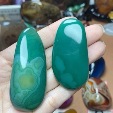 未镶嵌颈饰玛瑙/玉髓莲***澜打孔不退不换
