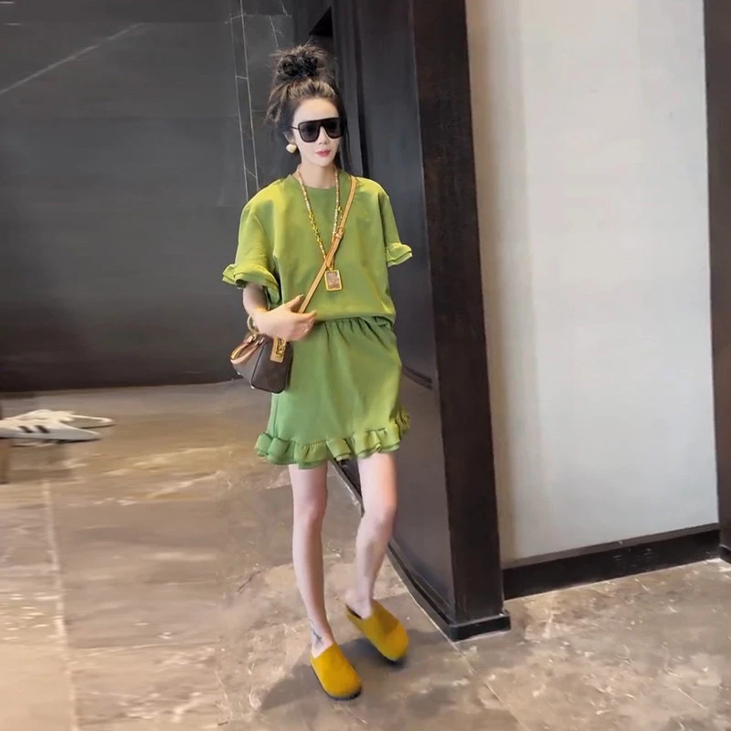 绿色巨好看的夏装套装女韩系减龄休闲运动时尚花边短袖短裙两件套