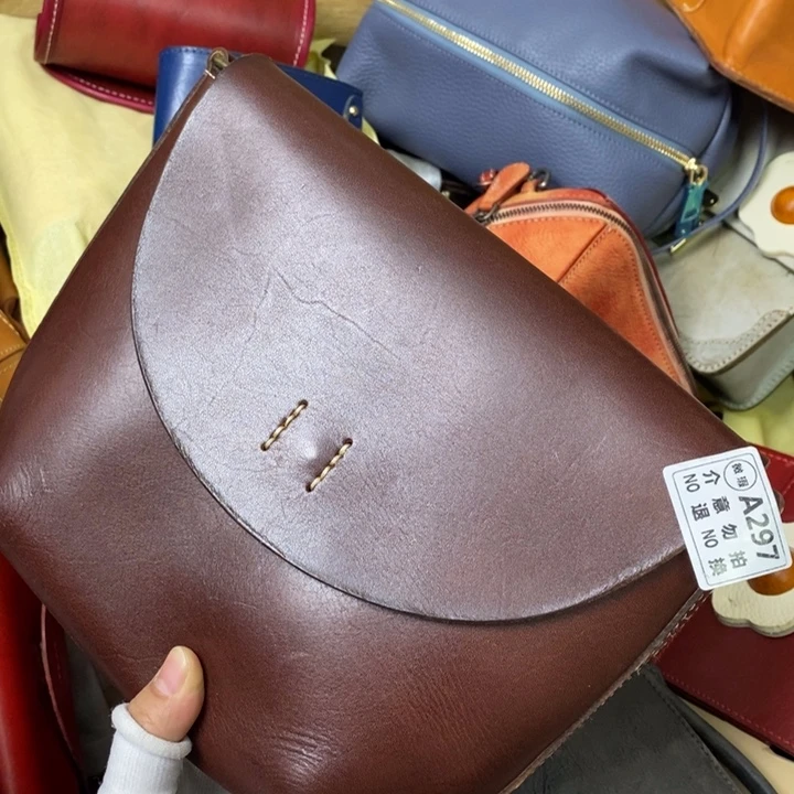 头层牛皮瑕疵单肩包